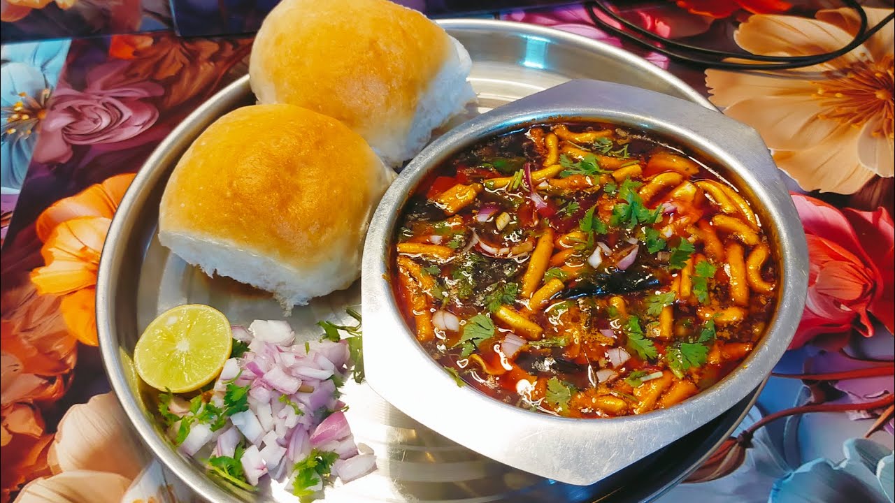 😂🌶️ आजची स्पेशल – तिखटाला चॅलेंज देणारी शेव भाजी! 🌶️😂