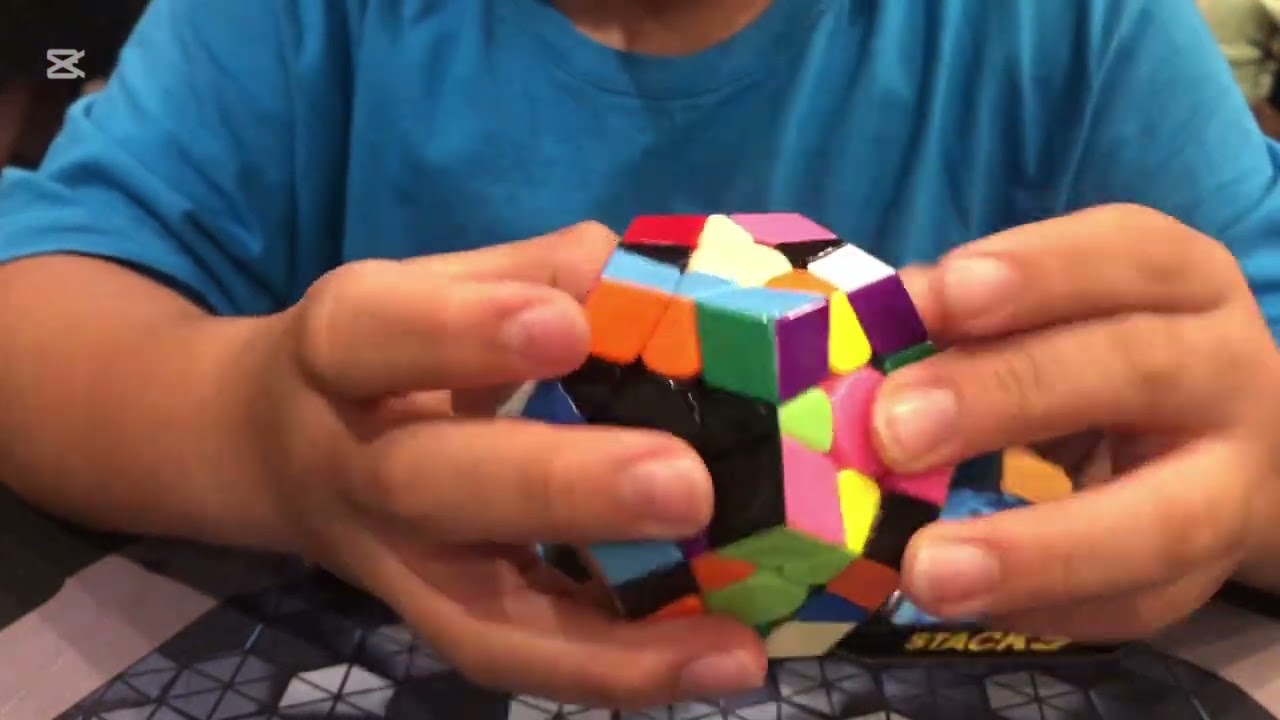 Orange Zest 2023 Megaminx R1 1:22.37 Average