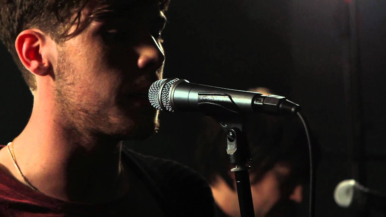 Aiden Grimshaw performs 