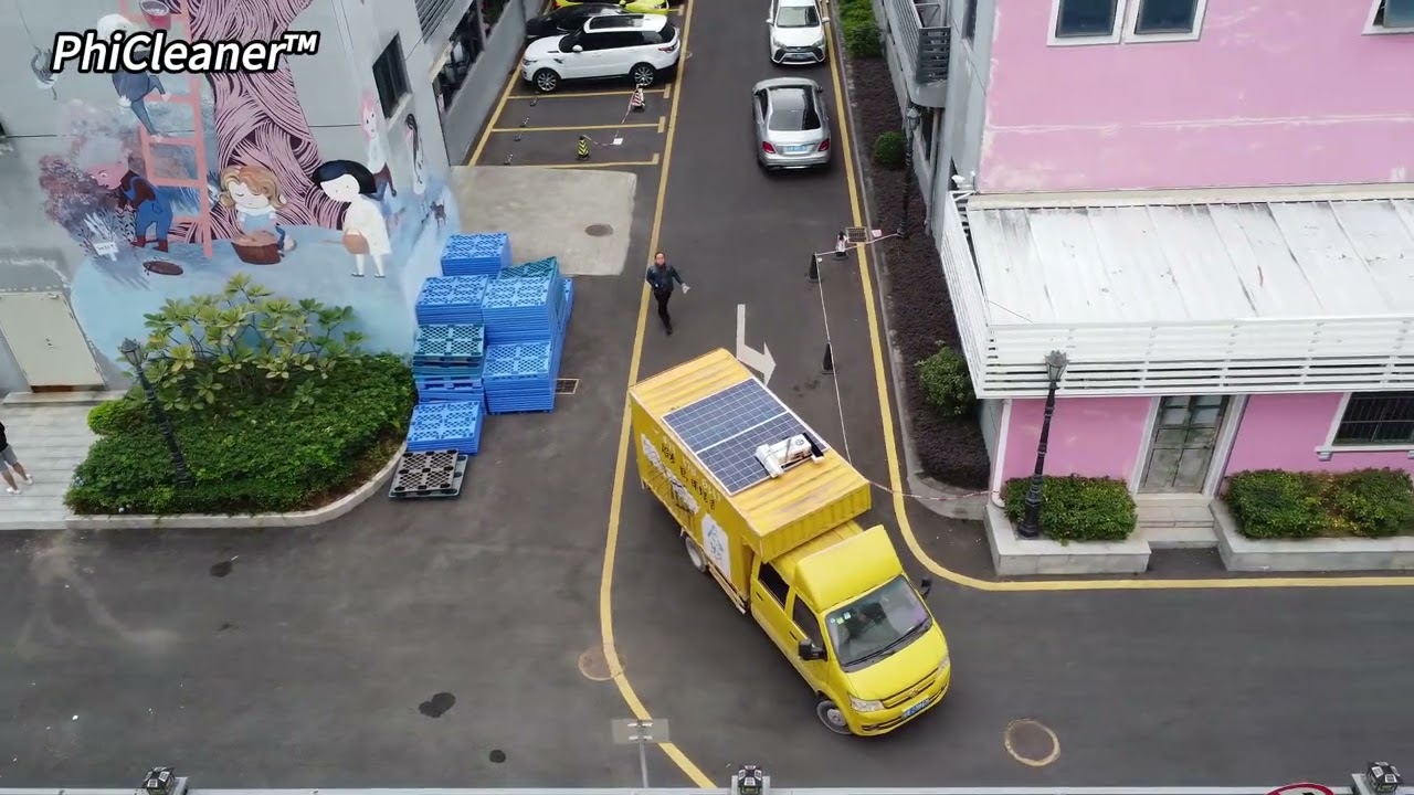 【How PhiCleaner Robot Operates Safely on a Moving Van】#solarcleanrobot #photovoltaic #carportsolar