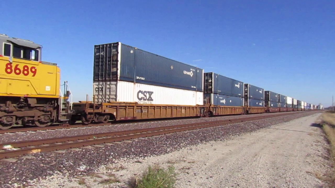 Amtrak 22 and Union Pacific Z-G4CI Meet at Elkhart, IL - Oct. 31, 2020