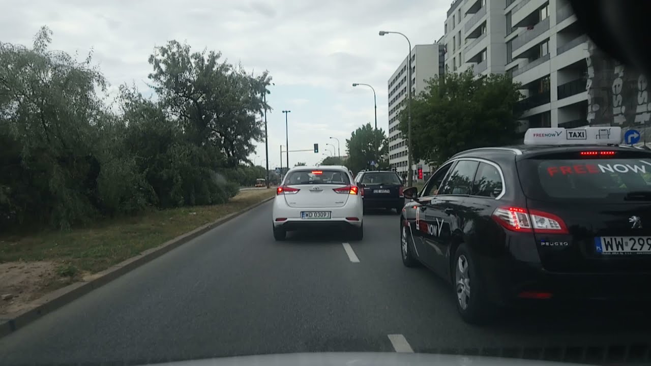 Karetka na sygnale Warszawa krew na ratunek życia