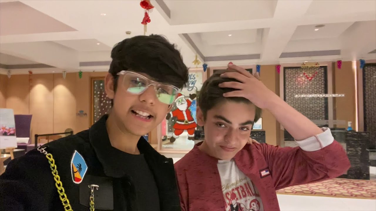 CHRISTMAS SPECIAL VLOG|| MEET MUKHI VLOGS|| MEETHA RADISSON