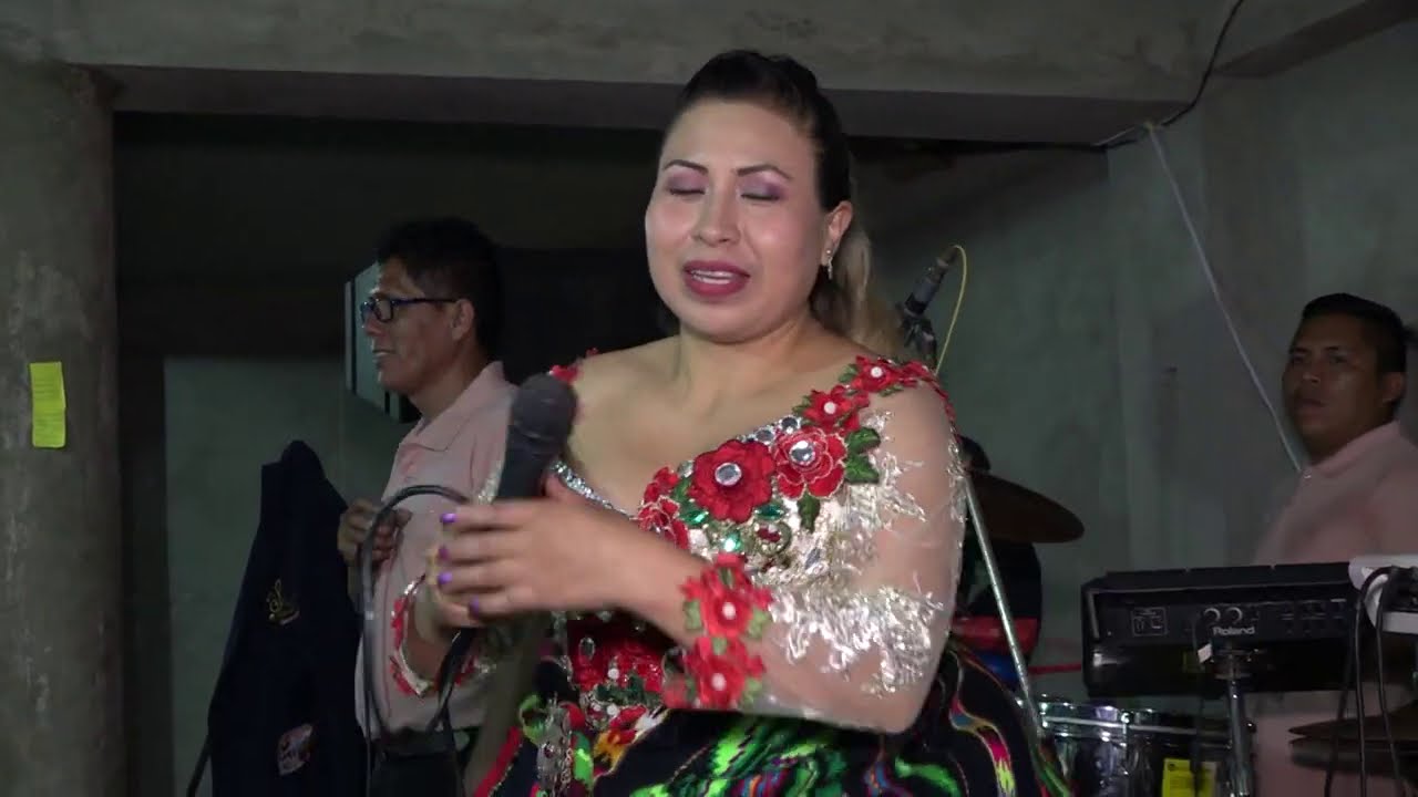 KARINA JIMENEZ EN CONCIERTO MUZGA MIX PARRANDITAS -PRODUCCIONES SACRAMENTO