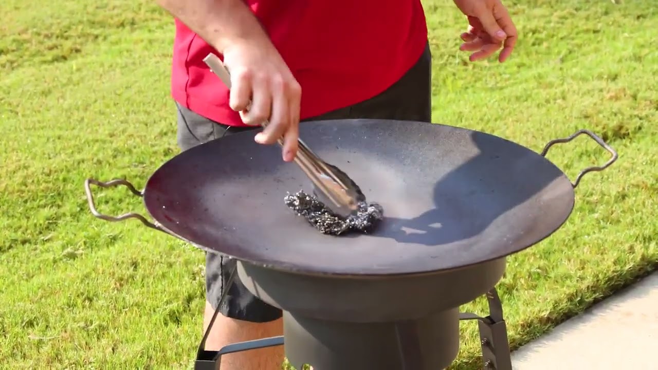 How to Season a Discada Cowboy Wok with Carolina Cooker®
