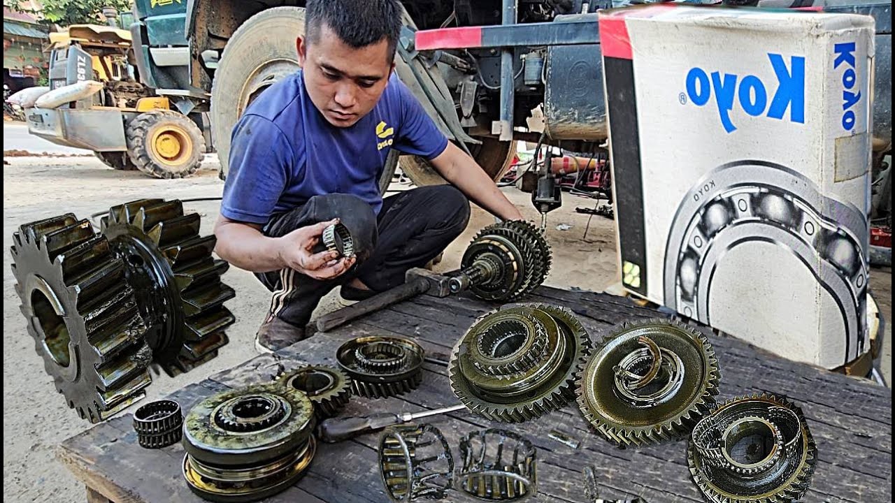 4X4 Truck Transmission Repair: Replace Reverse Gears and Bearings for Smooth Operation