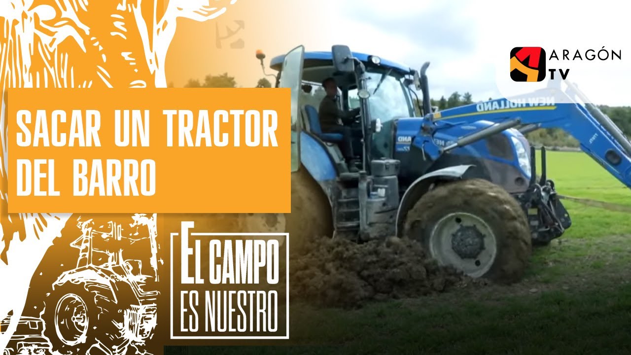 Así se saca un tractor del barro