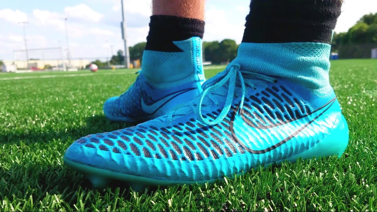 Nike Magista Obra Test and Review | Lightning Storm Pack