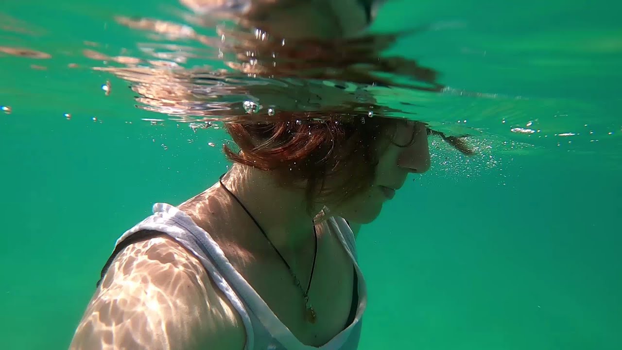 Maya Zeltzer - Waves