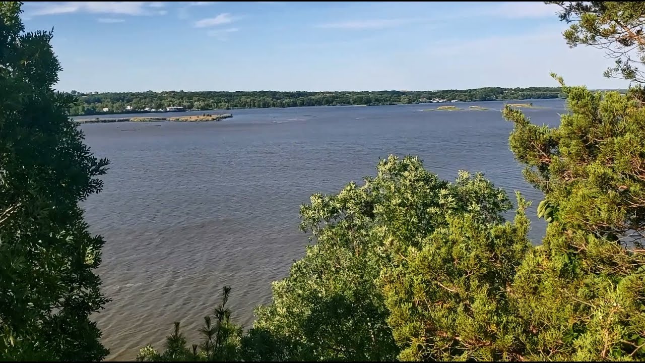 Canyons, Waterfalls, and Hiking at Starved Rock State Park