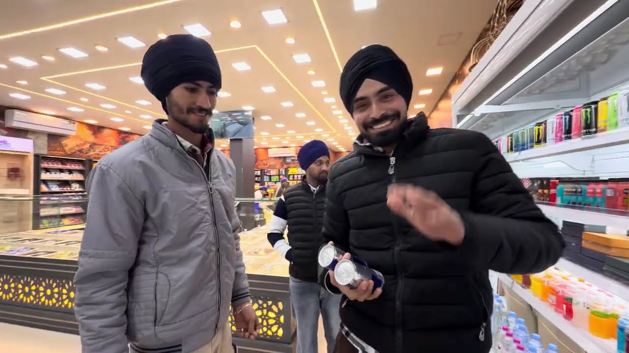 ਬਾਬਾ ਬਕਾਲਾ ਸਾਹਿਬ ਦੇ ਨੌਜਵਾਨਾਂ ਵੱਲੋ ਗੁਰੂ ਮਹਾਰਾਜ ਦੀ ਕਿਰਪਾ ਨਾਲ  ਲੰਗਰ ਲਗਾਇਆ ਗਿਆ ਗੁਰਦੁਆਰਾ ਸ਼ਹੀਦਾਂ ਸਾਹਿਬ 🙏🏻