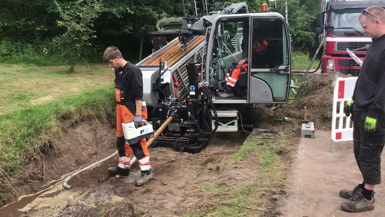 Bække Entreprenørforretning ApS http://bække.dk/  Tracto technik 28N+ Styret underboring nedstik