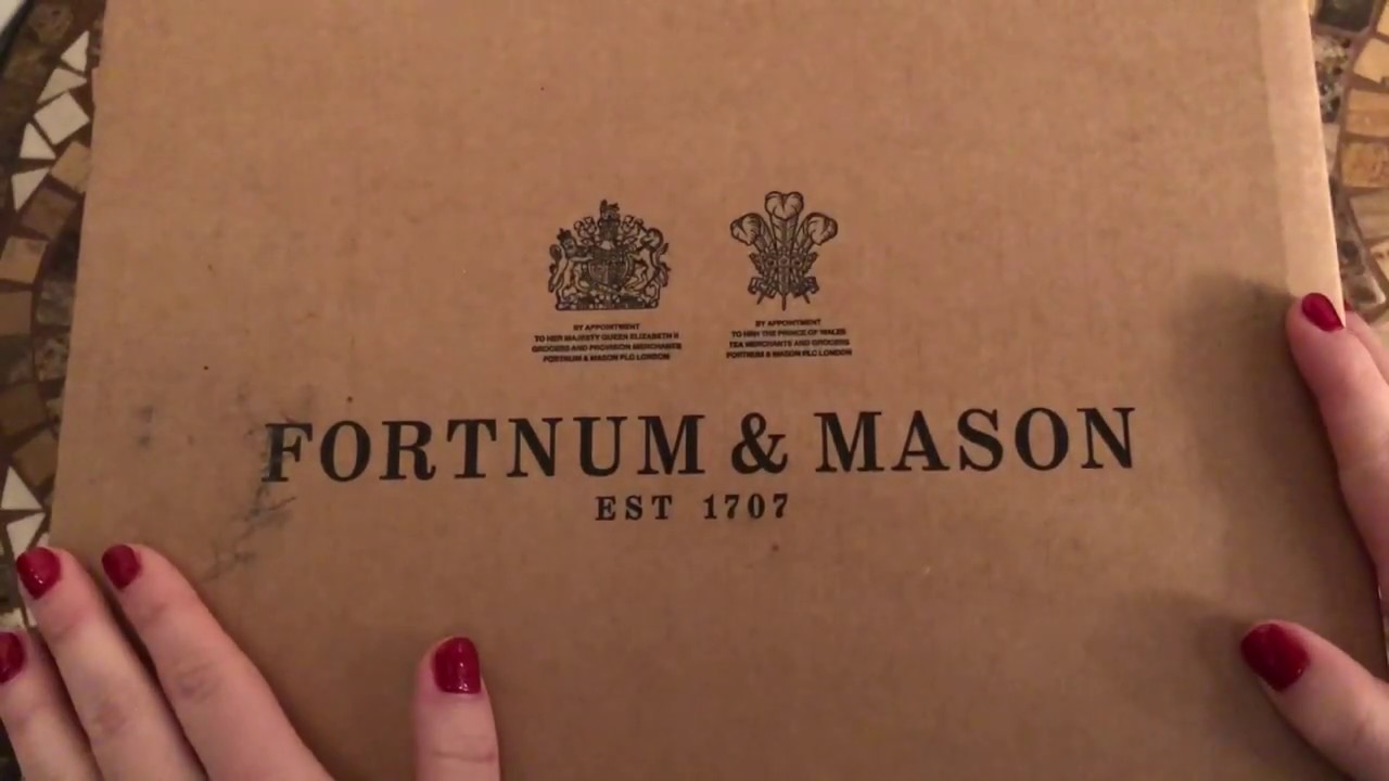 Fortnum & Mason Hamper Unboxing | Christmas