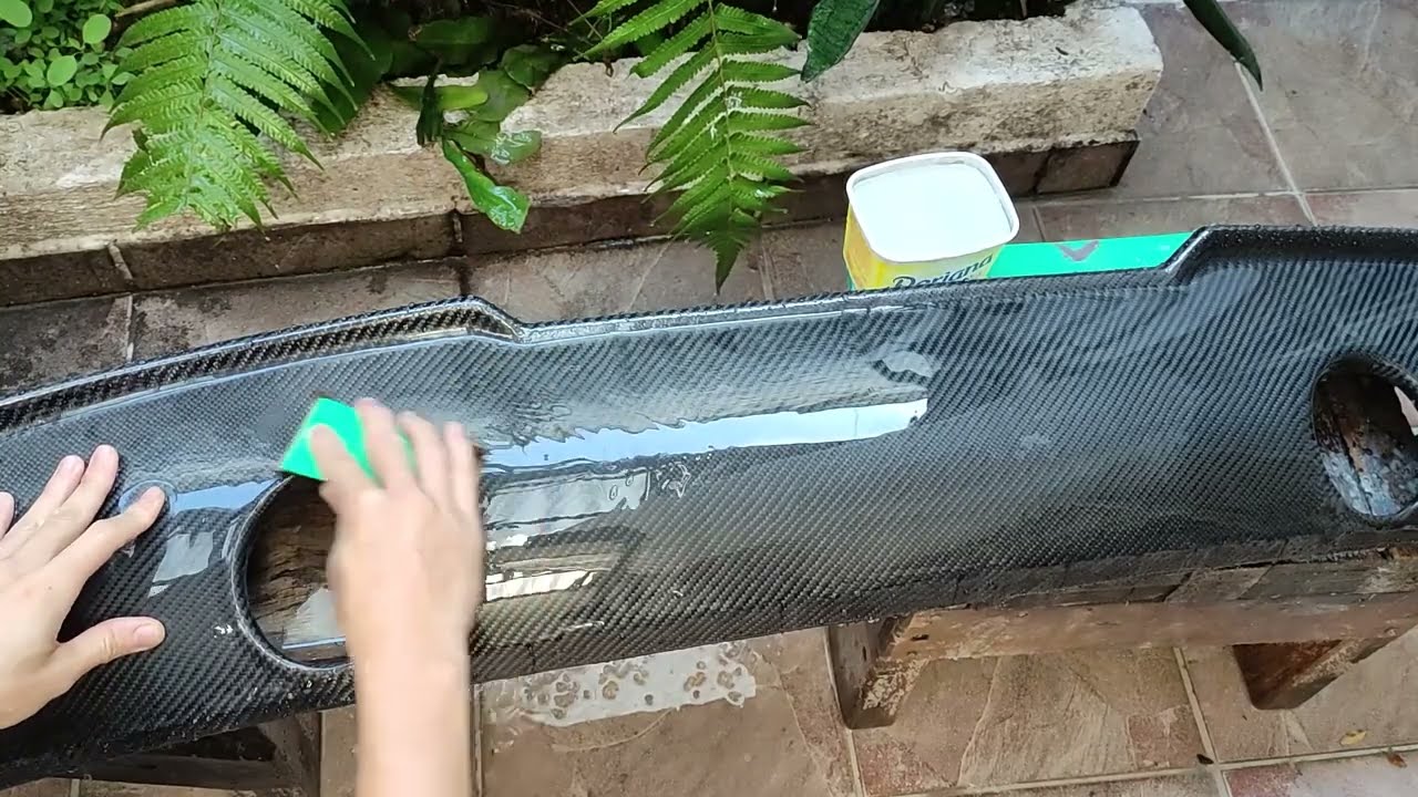 aplicando fibra de carbono