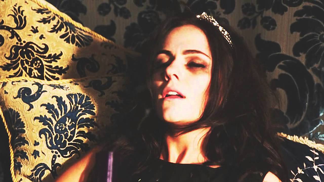 Princess Eleanor Henstrigde | Chandelier