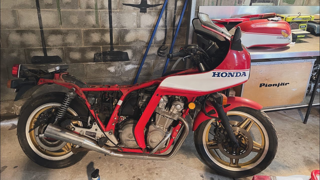 Honda CB900 F2 Bol’Dor carb clean part 1