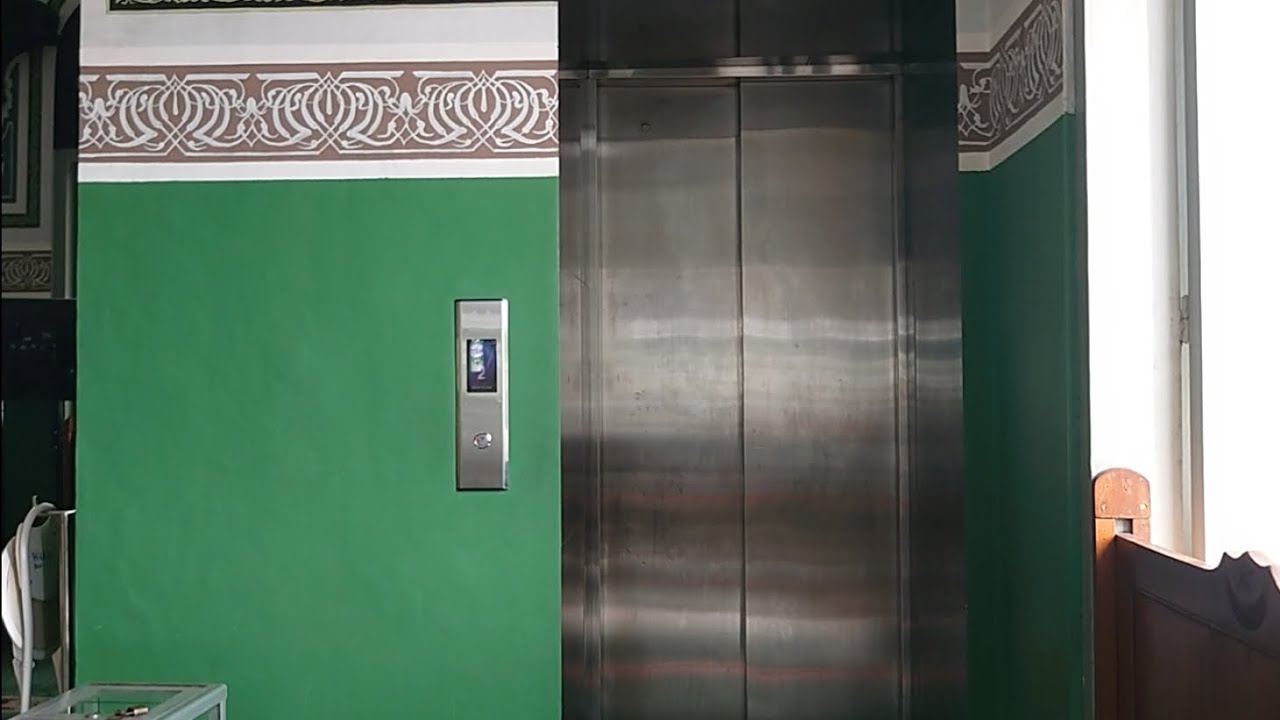 Dark Louser Lift Traction Elevator Masjid Agung Al Azhar, Jakarta (First Video IRL!) 