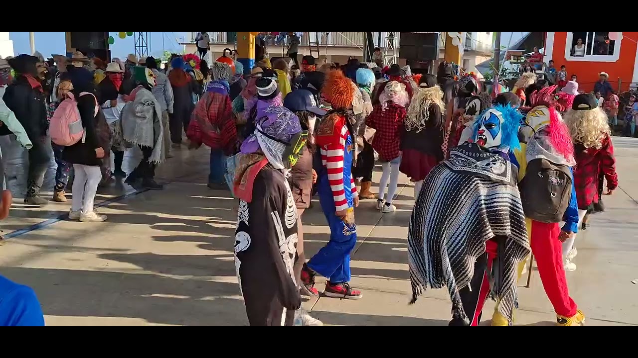 xantolo 2024 en pueblo hidalgo tlanchinol amenizando con la banda sentimiento hidalguense.