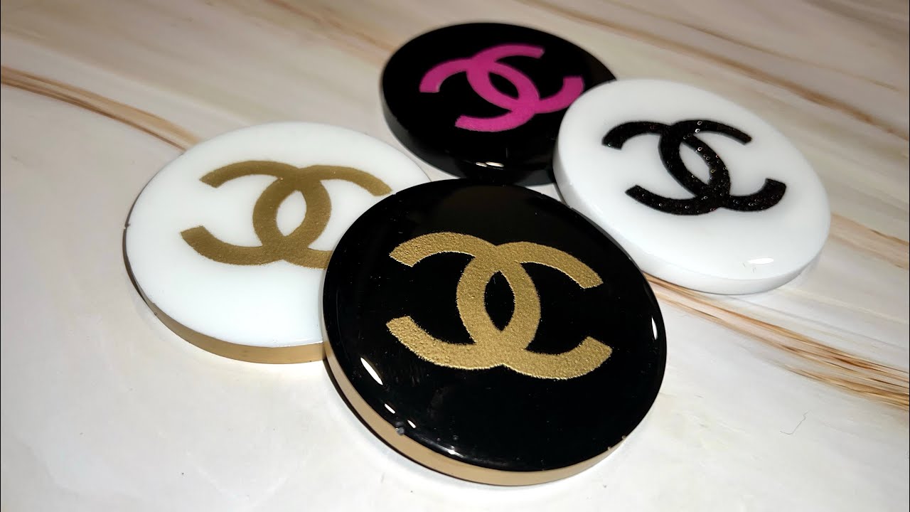 Resin Chanel coaster with embossing powder #resinart #resincoasters #chanel #krisliediy