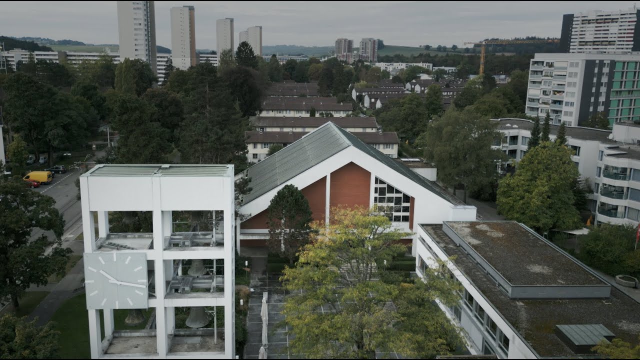 Die Kirche Bethlehem in Bern von innen – Kirchenflug der Zeitung «reformiert.»