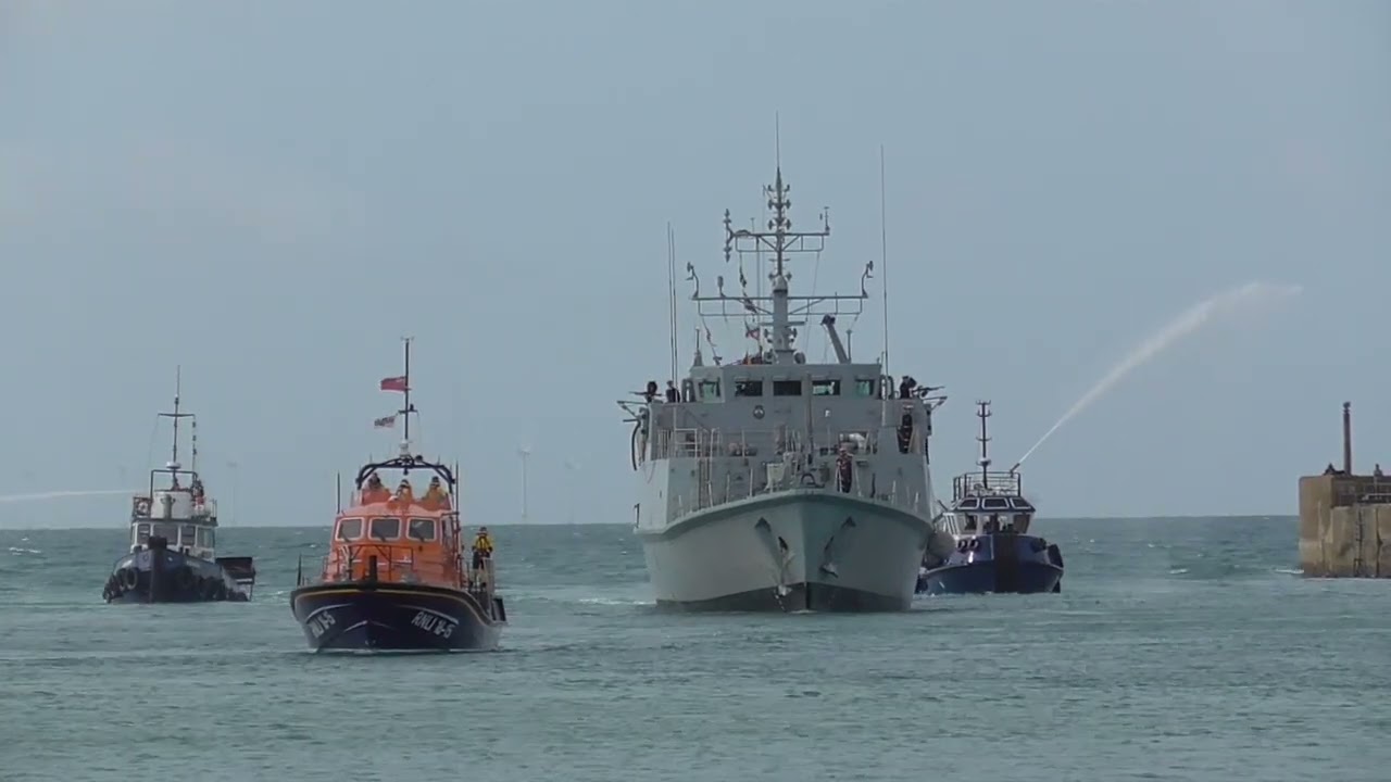 Royal Navy Mine Counter Measure Vessel HMS Shoreham Escorted Into Shoreham For The Last Time 13.5.22