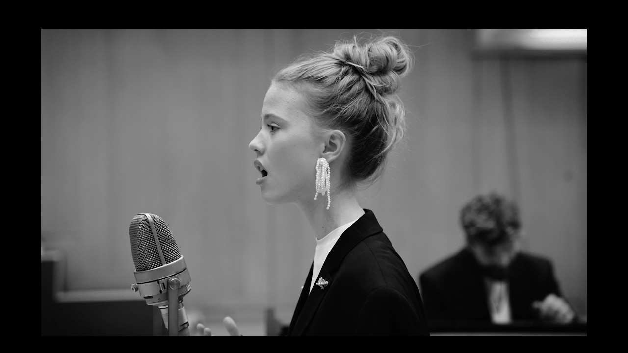 Emilio Piano ft. Lucie - Maison