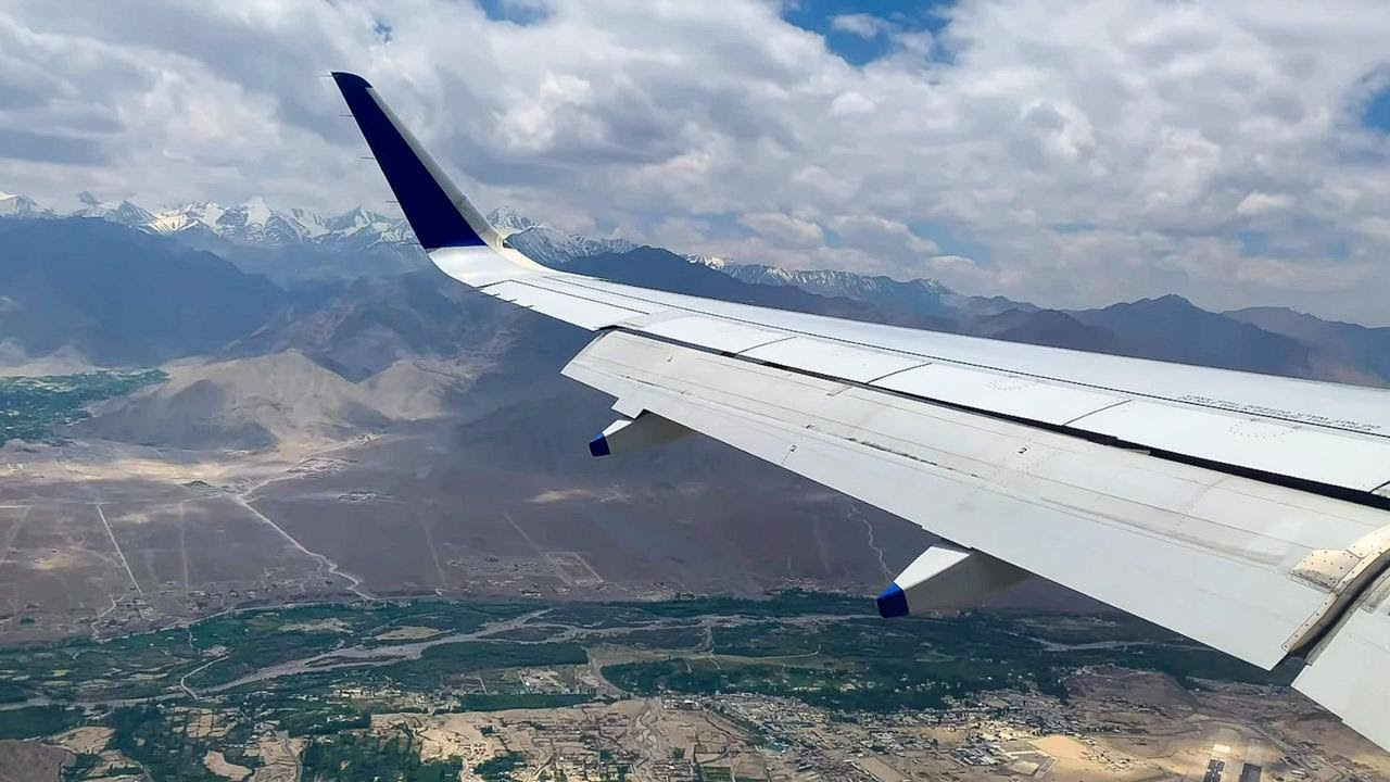 4K | India's most dangerous airport! | IndiGo A320neo arrival into Leh (VILH)