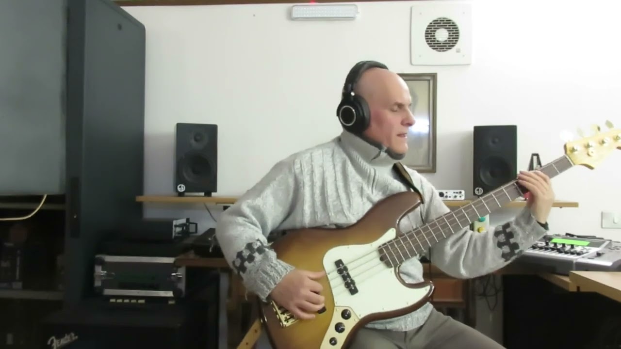 Celebration (PFM) - bass cover