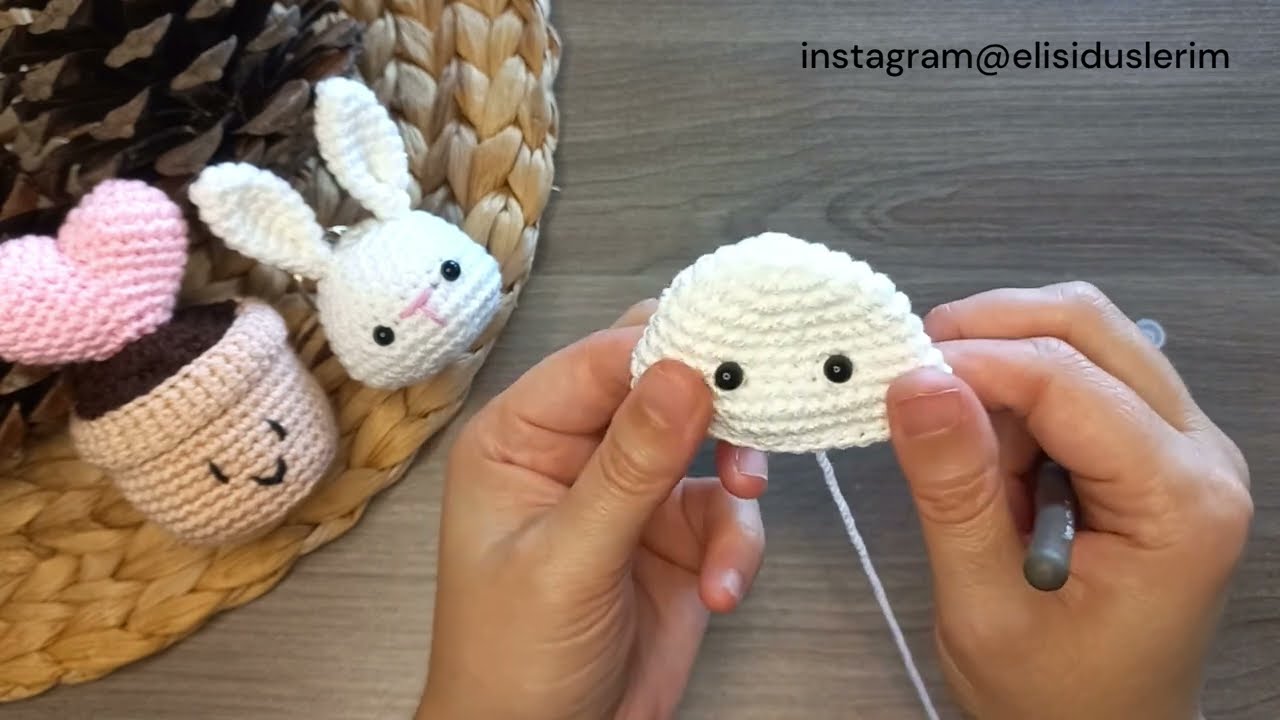 Amigurumi Tavşan Anahtarlık Yapımı /Amigurumi Crochet Bunny Keychain
