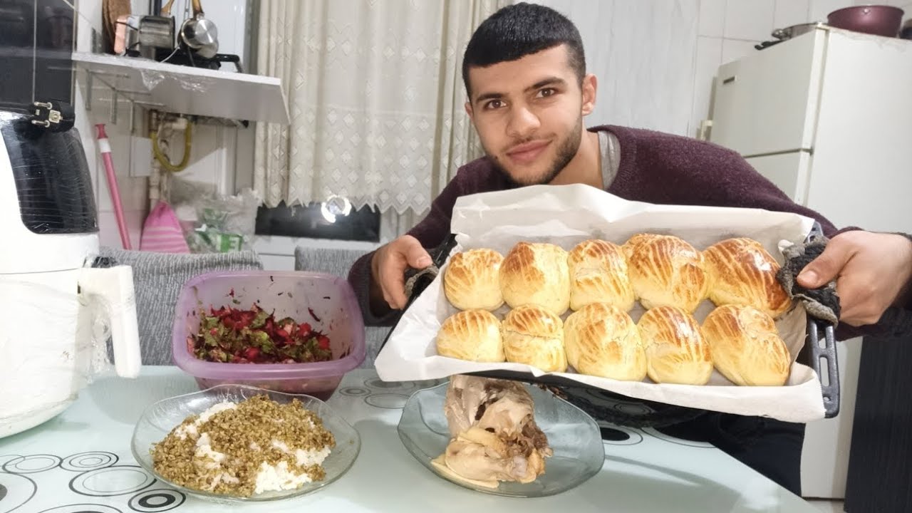 الحمد لله ،  اكلت بوتشا و رز و فريكة مع فروجة و سلطة حبيت اشاركم ، ما شاء الله 