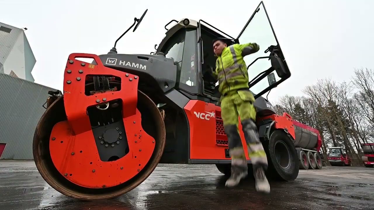 Pas på dig selv - gå baglæns ned - asfaltarbejde