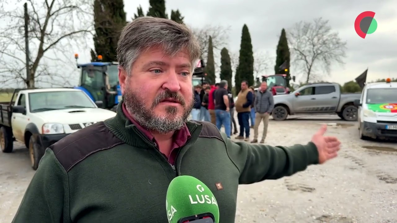 Agricultores em marcha-lenta em Serpa contra 