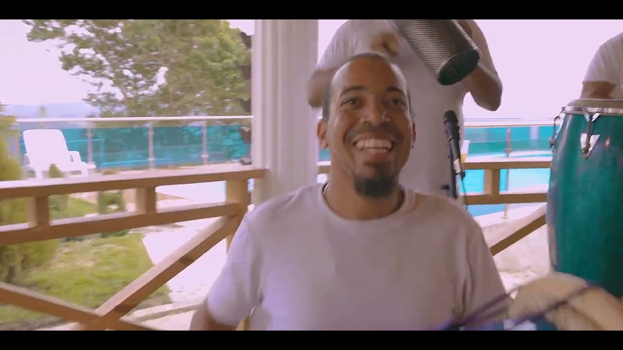 Juan Castillo y su Grupo Tipico Tu me pides que te olvide