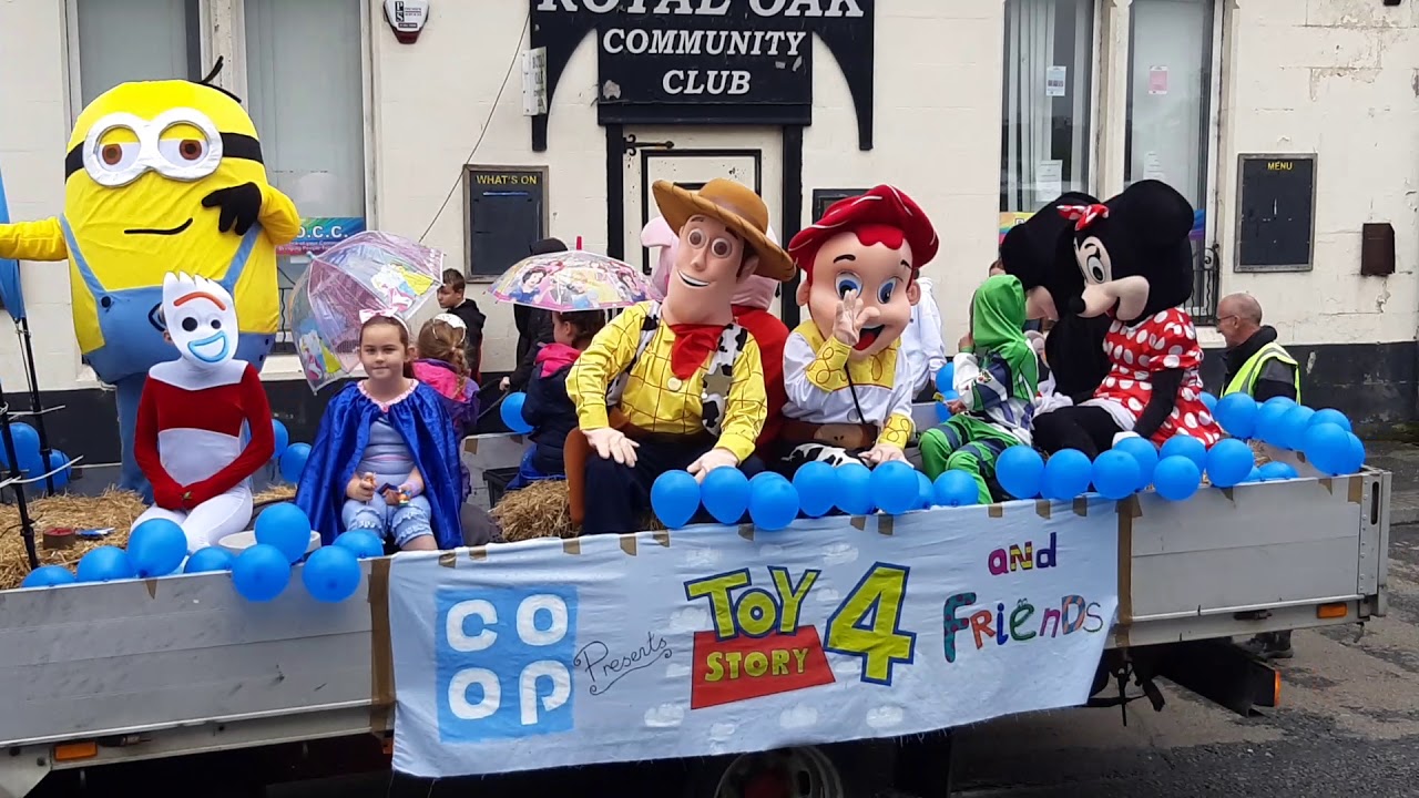 Lochgelly gala parade down main street.18.8.19