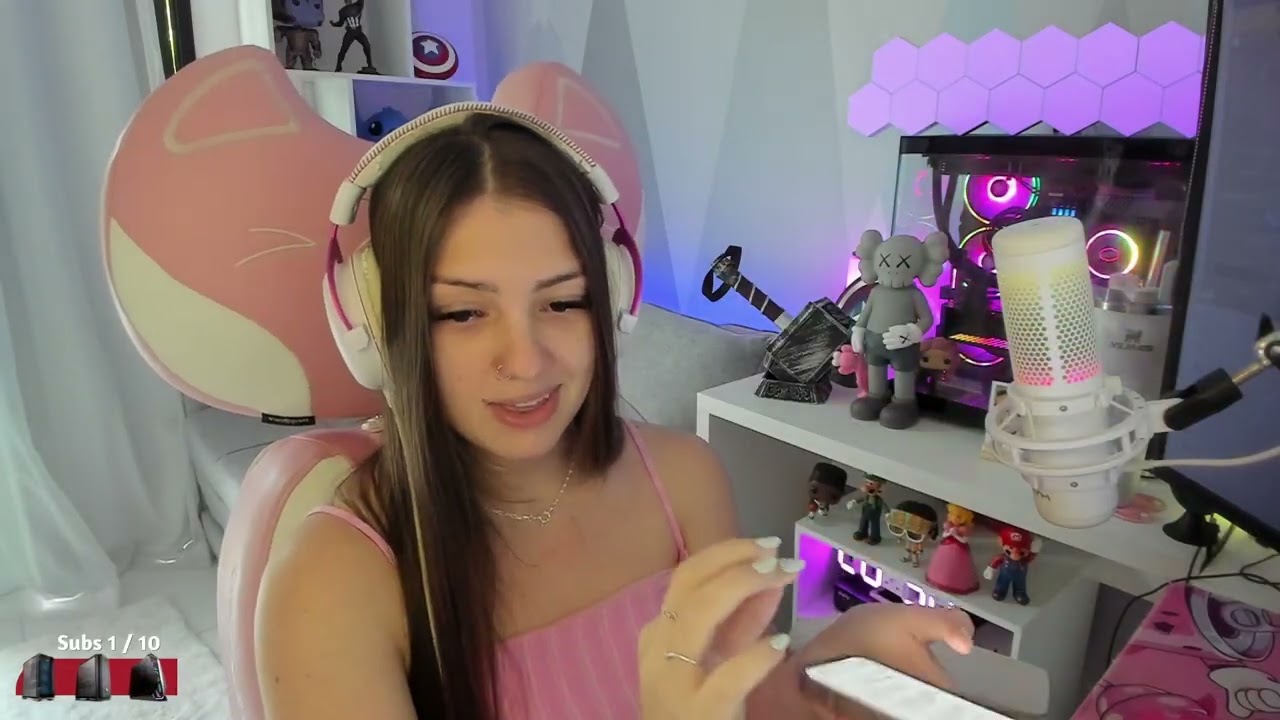 MARI MOSTRANDO AS MENSAGENS QUE RECEBE DO CHAT DO FACADA | Cortes da Marifps
