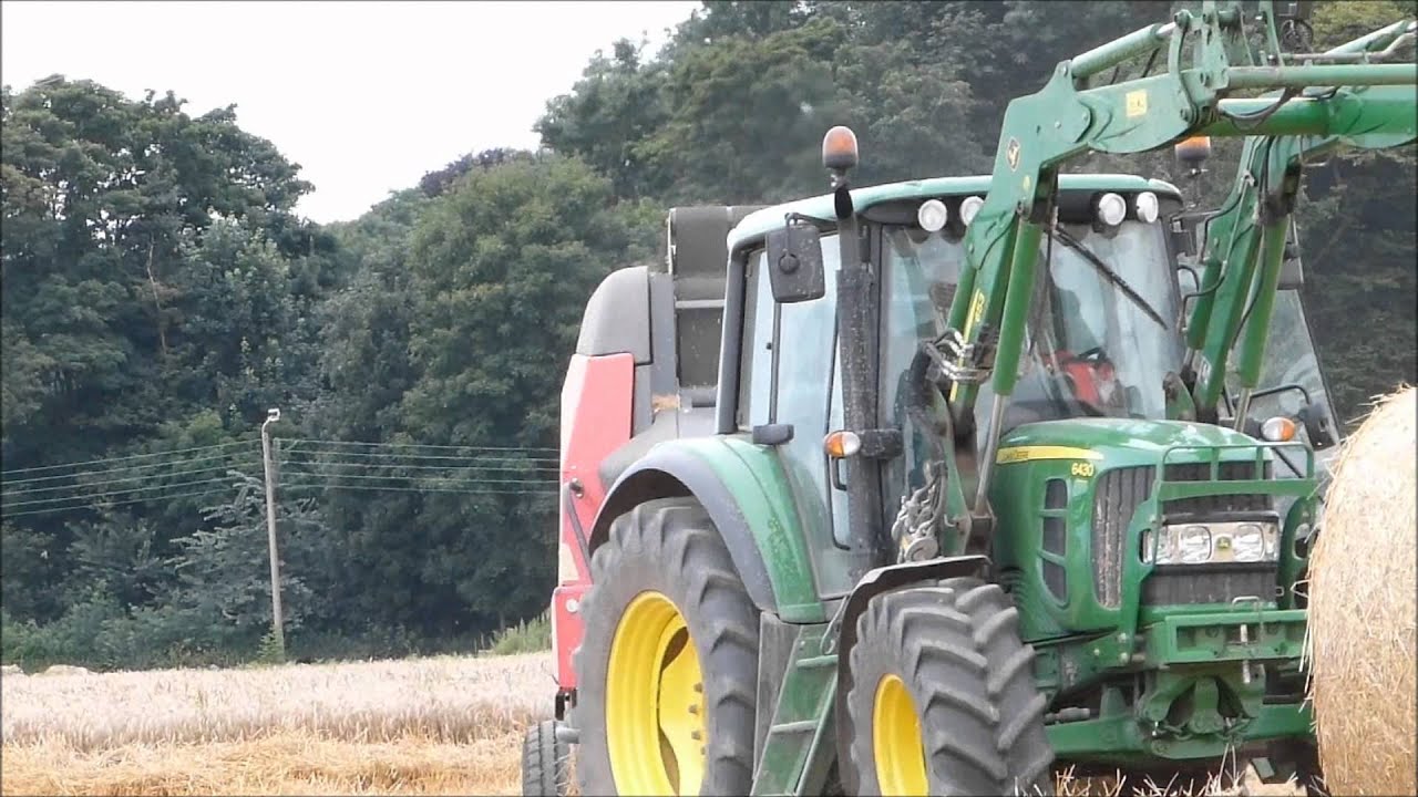 Pressage de la paille avec John deere 6430 et Vicon Rv 2190 - balling straw