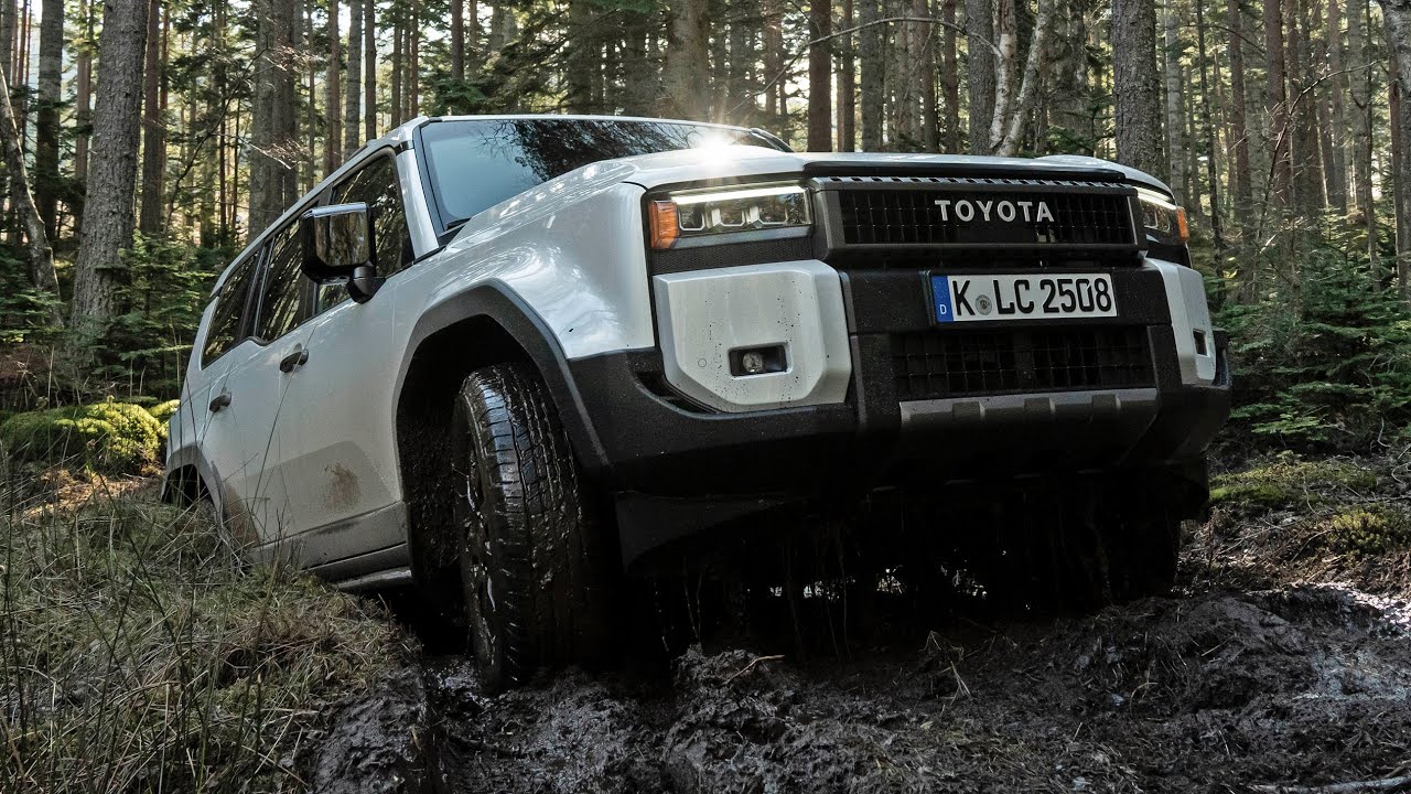 Демонстрация возможностей внедорожника для нового Toyota Land Cruiser 250 / Prado
