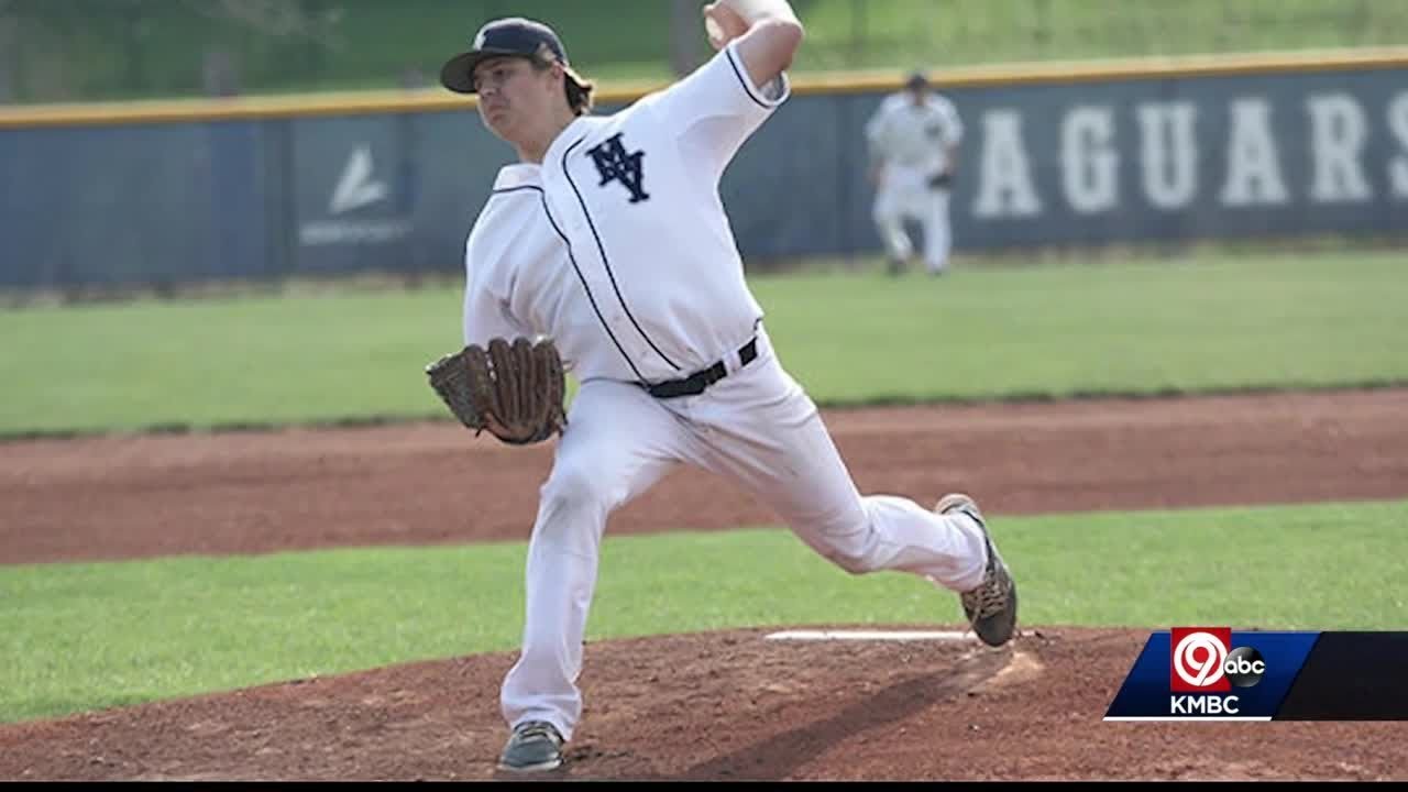 Restaurant Helps Raise Funds For Baseball Player Injured In Pool Accident