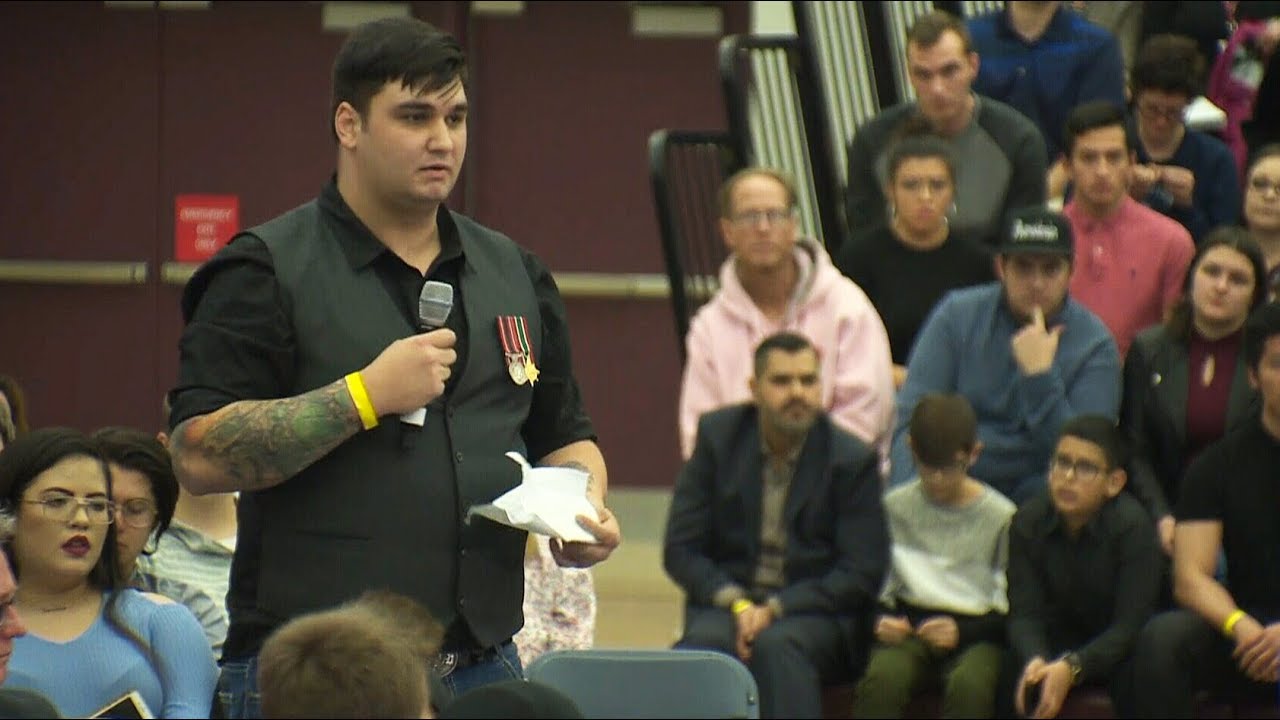 Trudeau questioned by veterans on pensions, Omar Kahdr