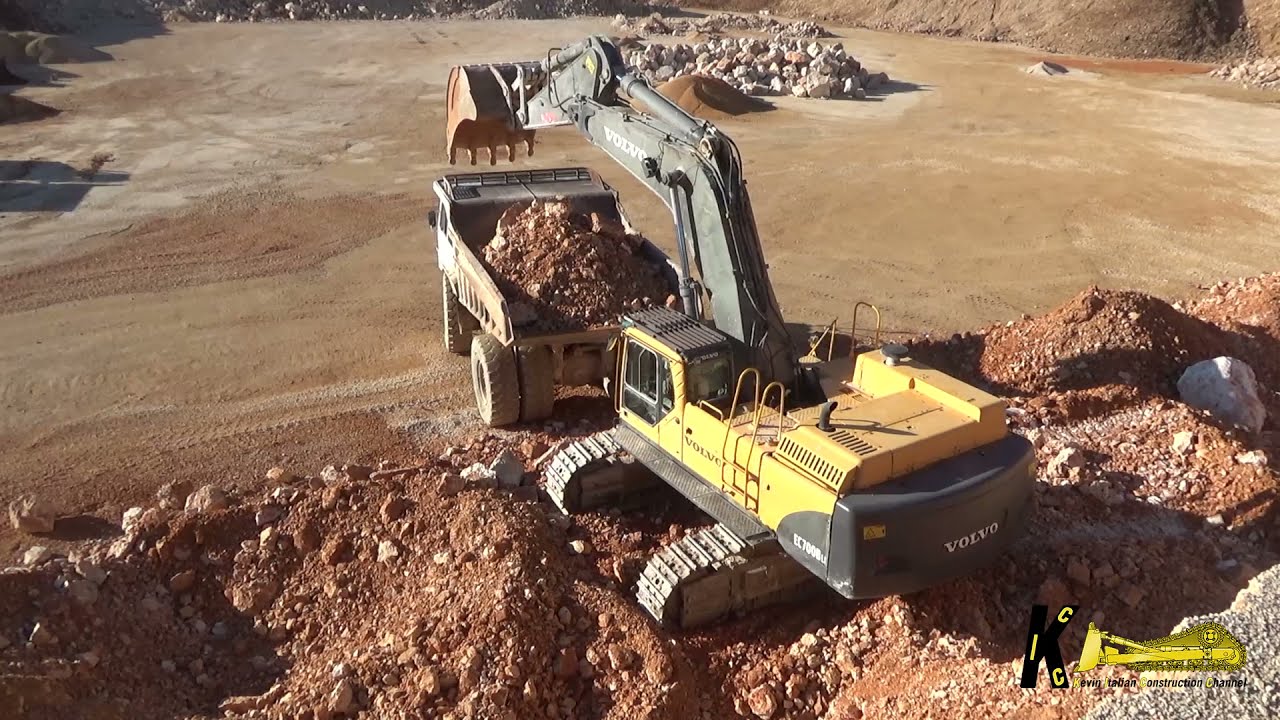 VOLVO EC700 BIG EXCAVATOR Loading Trucks