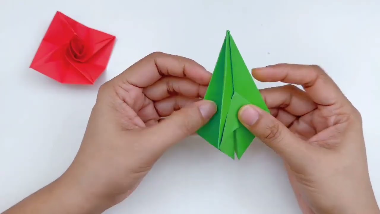 Unleash Your Creativity with Our Rotating Origami Toys