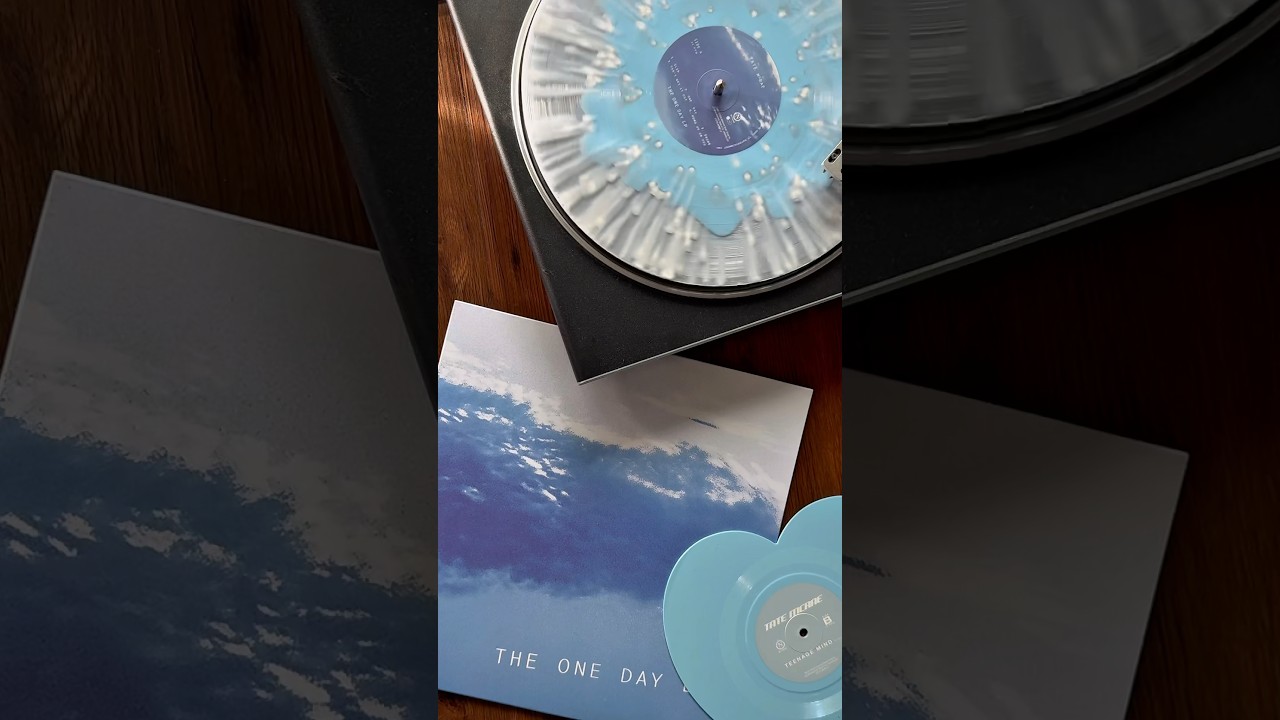 unboxing our Tate McRae exclusive vinyl 🩵 #tatemcrae #vinyl #pop
