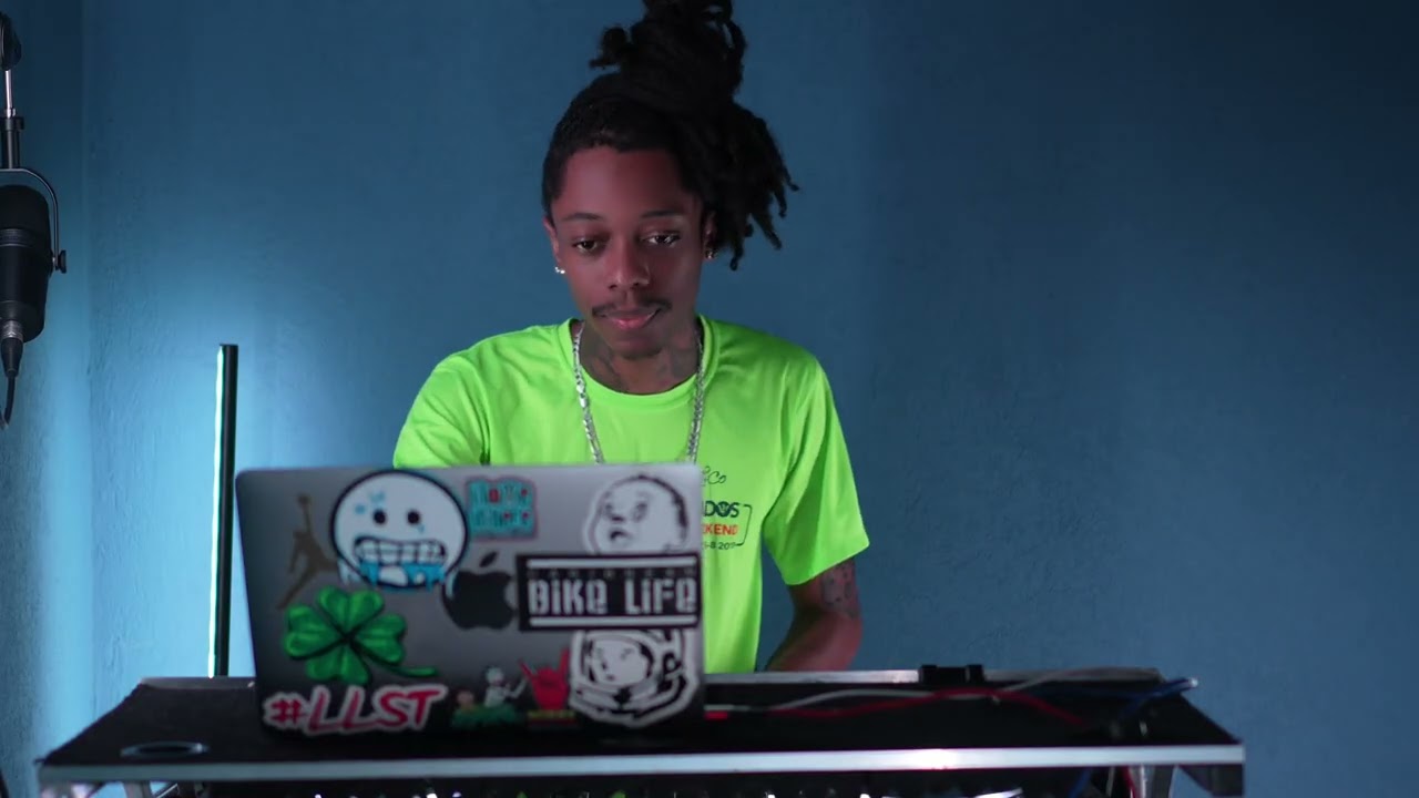 DJ Barri Goes Through Dancehall Hitz