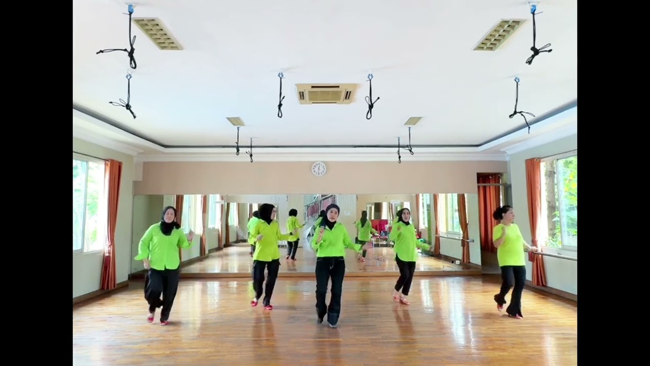 The Wedding - Linedance - 32count 4wall - Beginner - Choreo: Lee Hamilton 