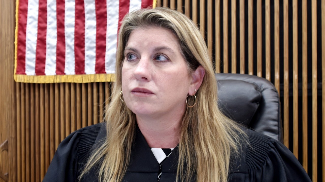 Рецидивист, неоднократно привлекавшийся к ответственности за вождение в нетрезвом виде, солгал в ...