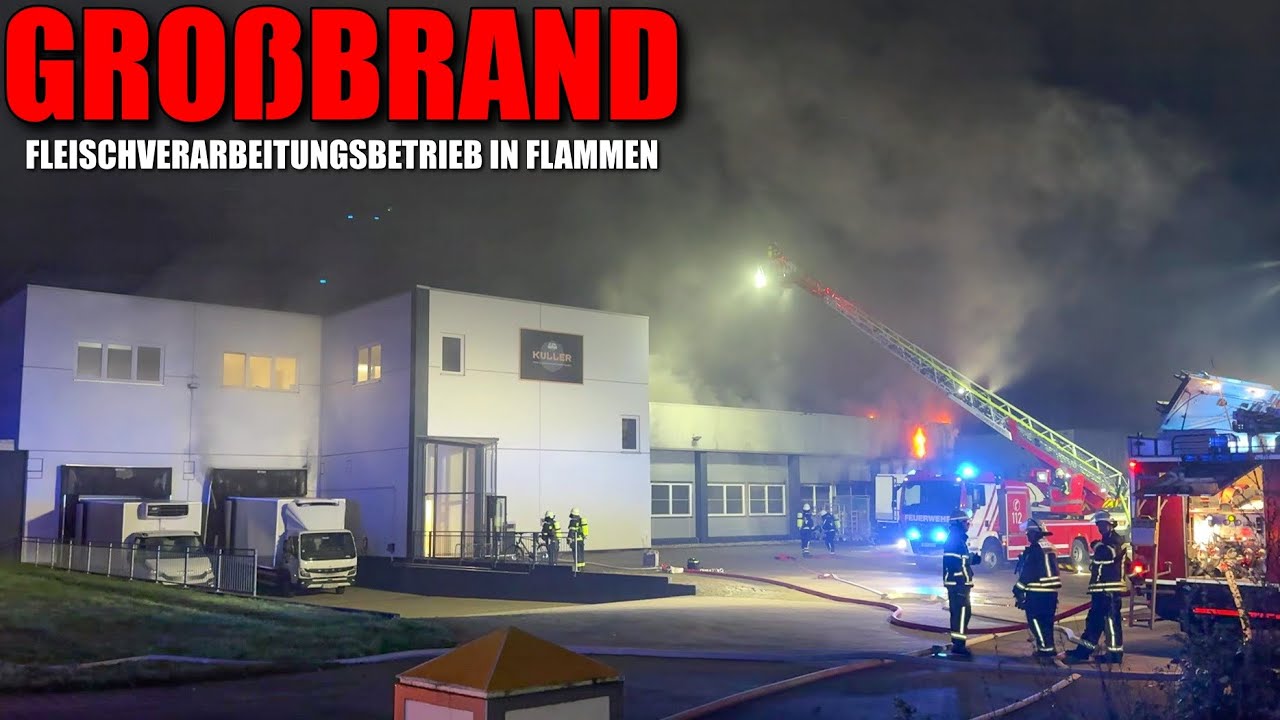 [GROßBRAND IN MOERS!] - Fleischereiverarbeitungsbetrieb in Flammen ~ Starke Rauchentwicklung -