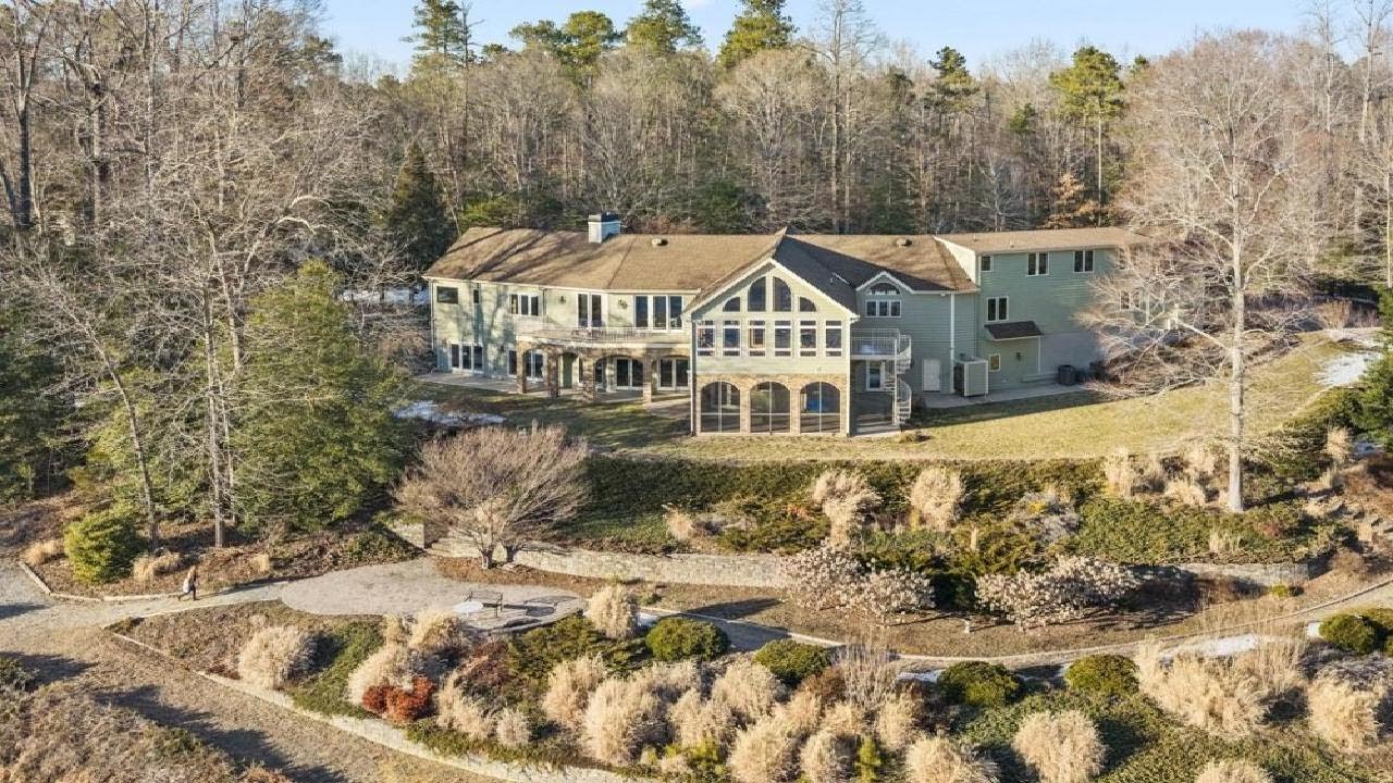 3535 MEADOW Road, SANDSTON, VA Presented by The Redux Group.