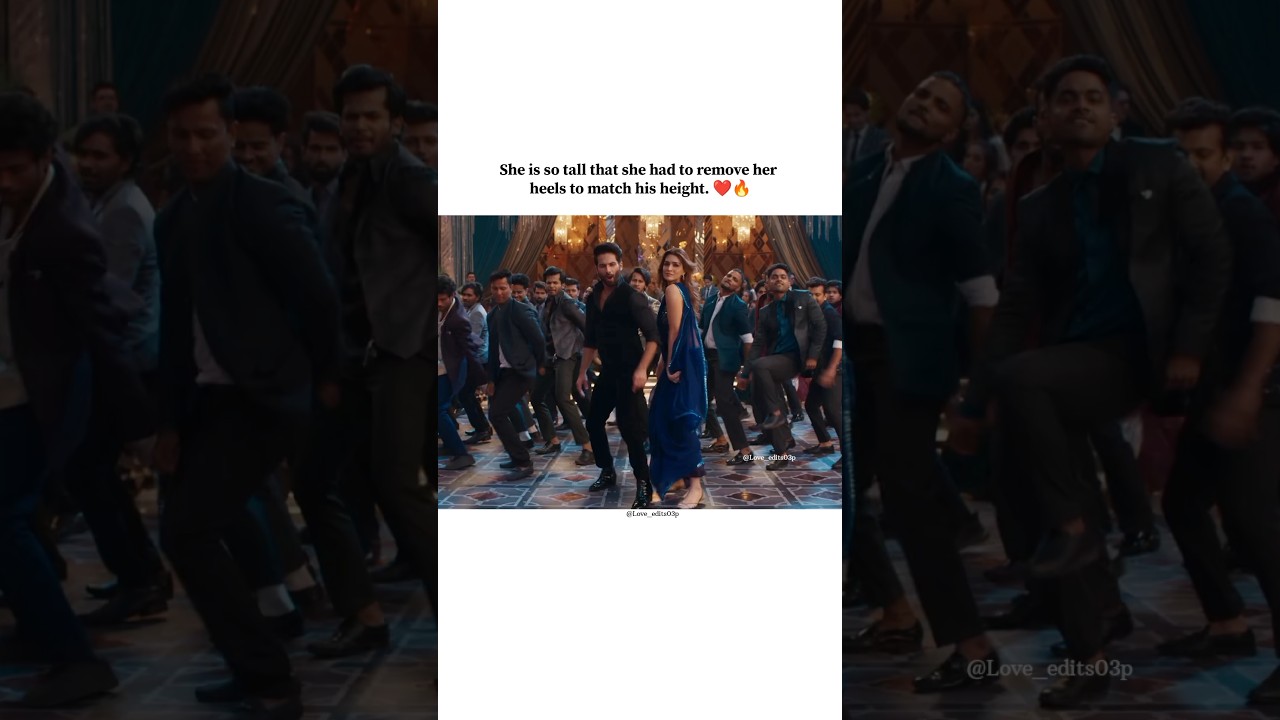 She had to remove her heels 👠 #kritisanon #shahidkapoor #bollywood #actress #shorts #edit