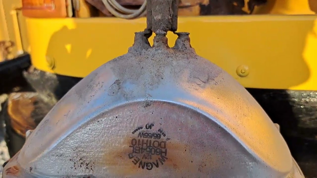 How to Replace a Headlight in an International 3000 or 4000 Series Bus or Truck