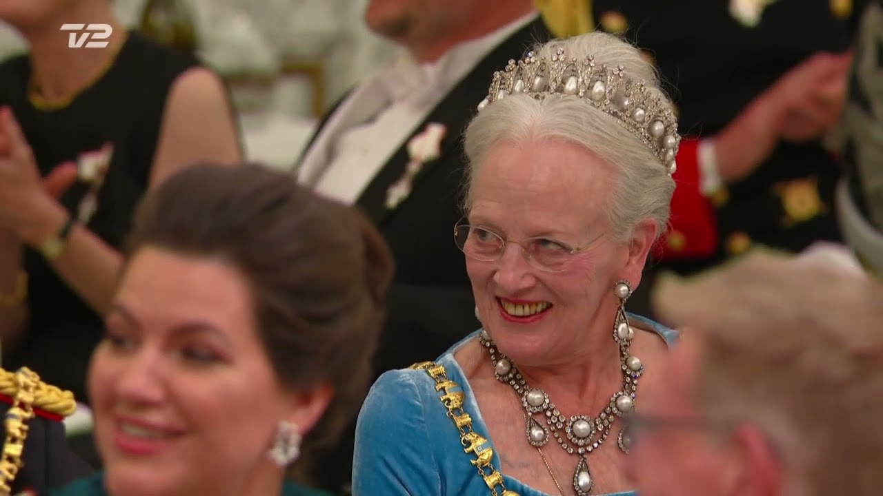 Speedpainting Queen Margrethe, talent show and more 